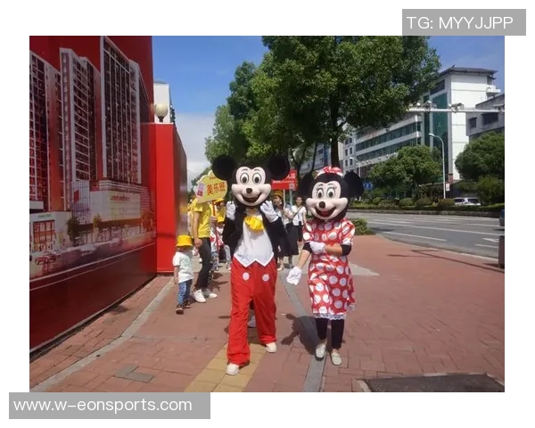 米奇表示将持续探索文班的最佳使用方式并将严格控制他的上场时间