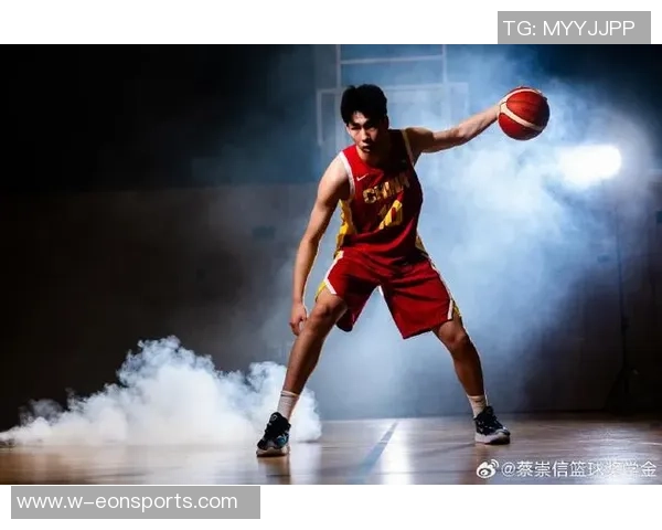 郇斯楠高四季前赛展现持球机动锋线打法豪取26分4助引发关注